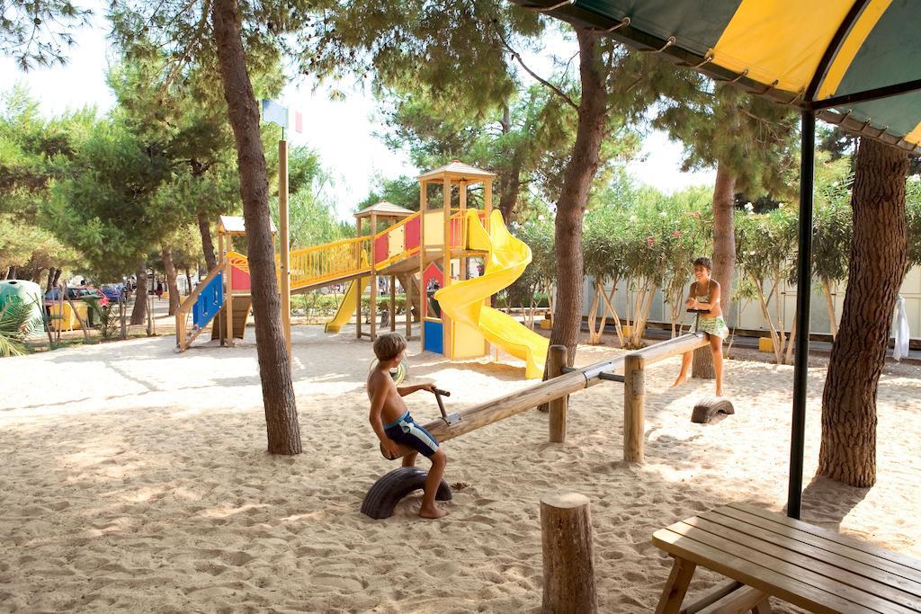 Happy Camp Mobile Homes In Camping Village La Masseria Gallipoli Exterior foto